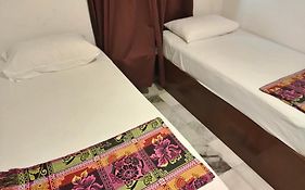 Oyo 90273 Mz Hotel